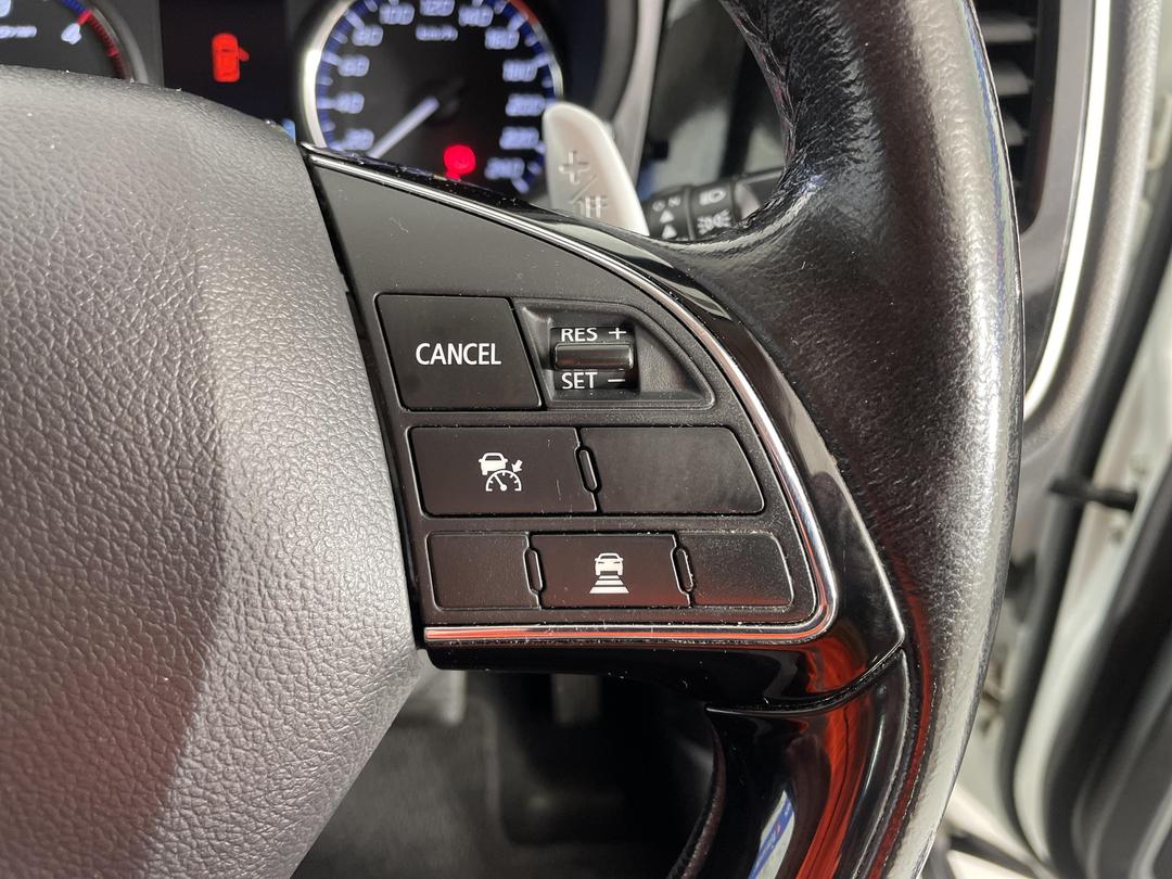 Photo '23' of Mitsubishi Outlander