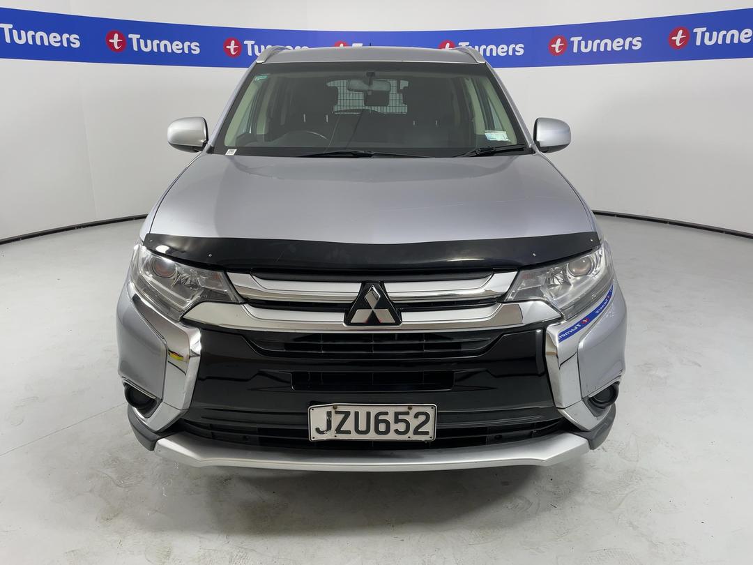 Photo '2' of Mitsubishi Outlander