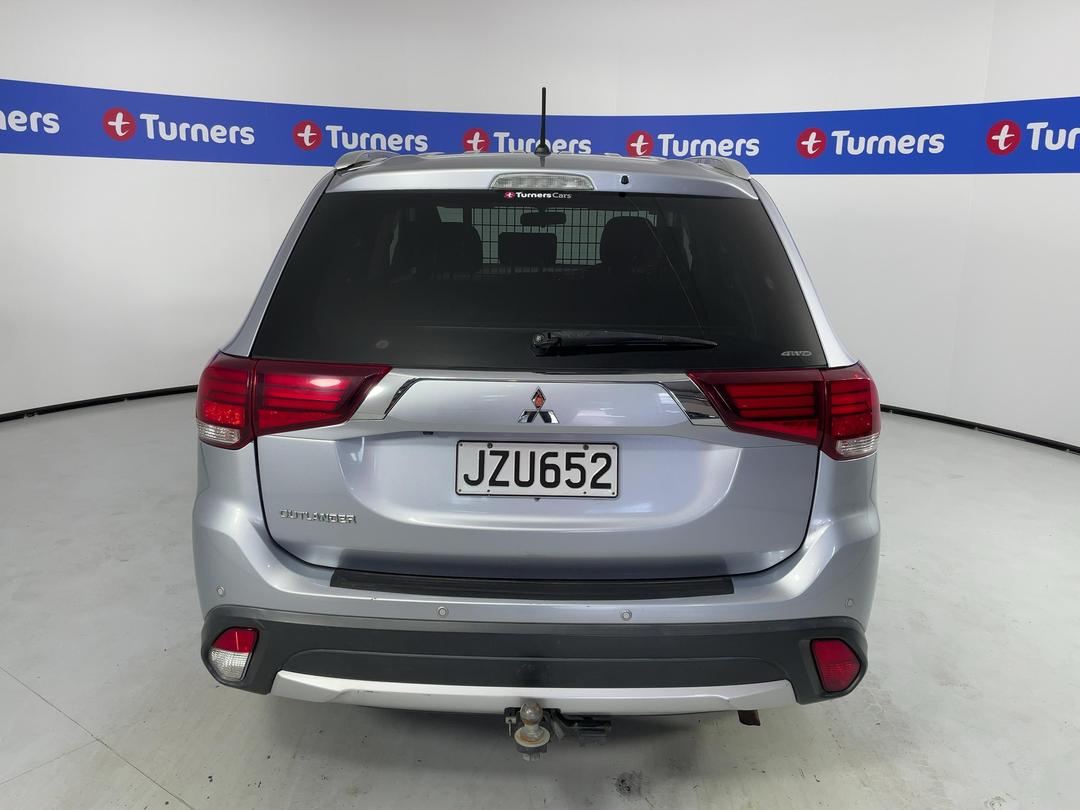 Photo '6' of Mitsubishi Outlander