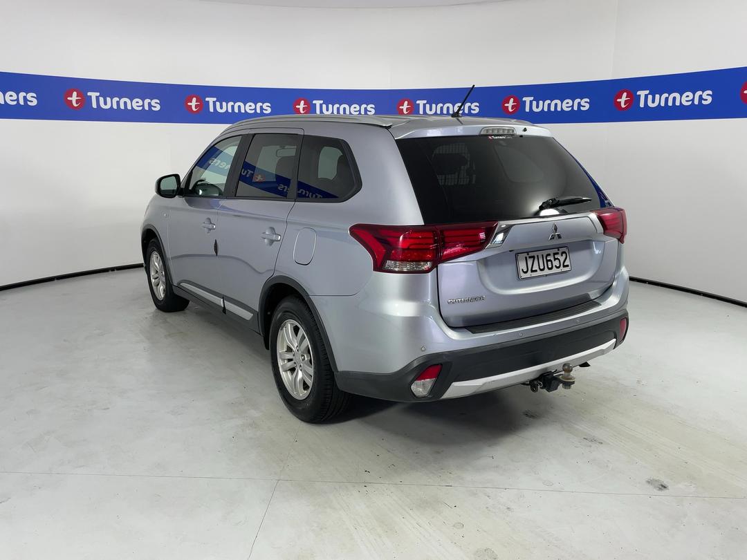 Photo '5' of Mitsubishi Outlander