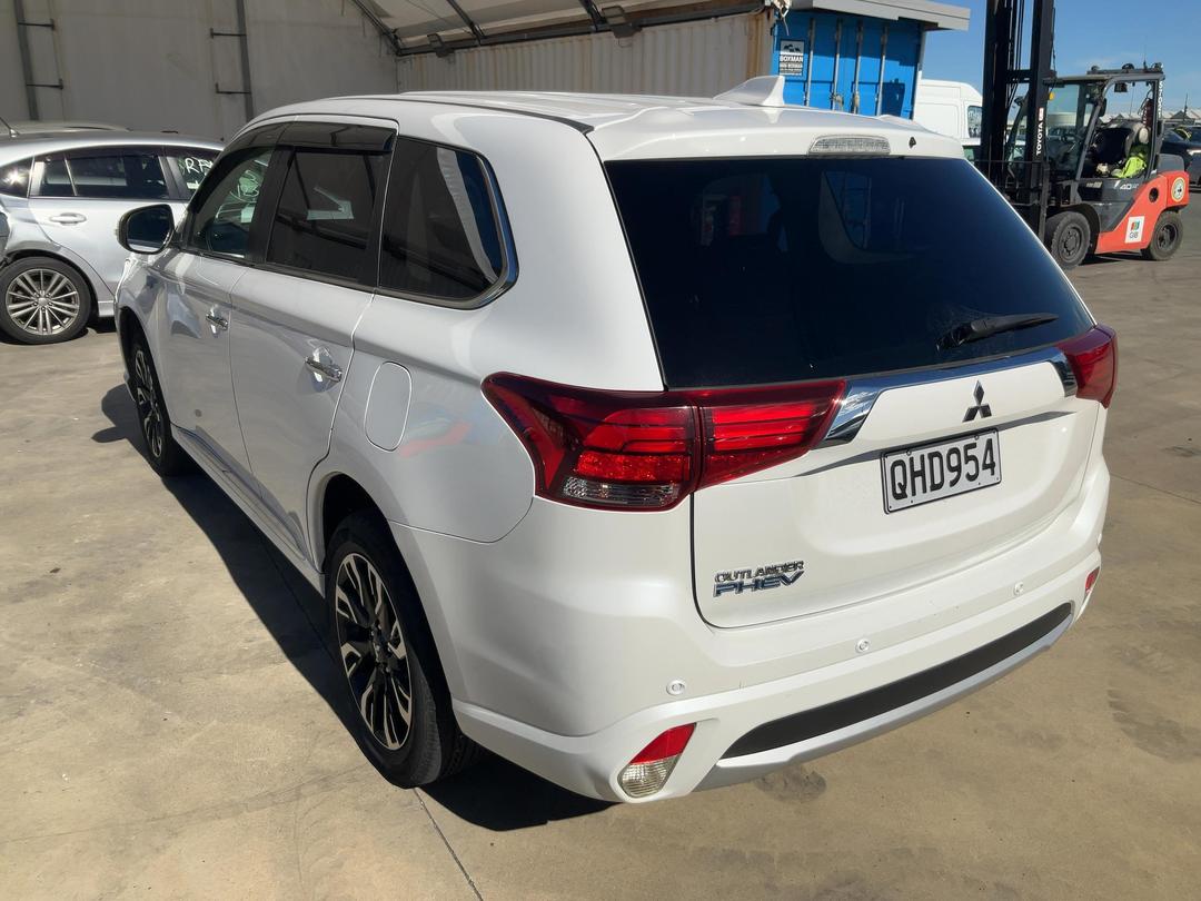 Photo '4' of Mitsubishi Outlander Phev