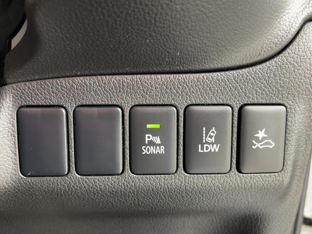 Photo '23' of Mitsubishi Outlander