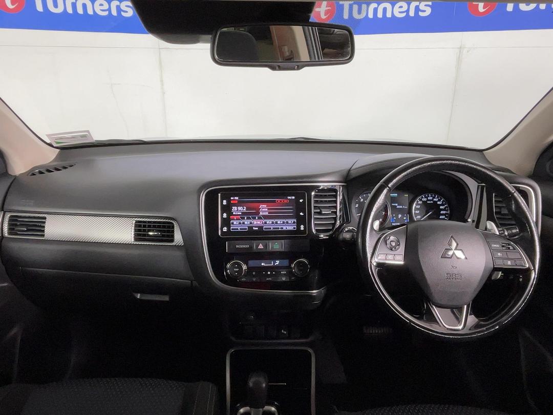 Photo '17' of Mitsubishi Outlander