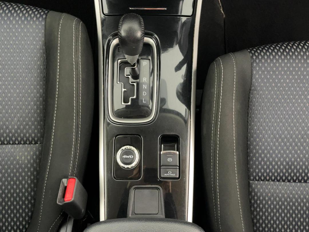 Photo '29' of Mitsubishi Outlander
