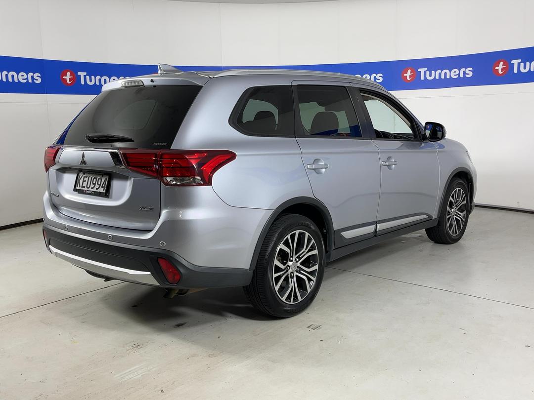 Photo '7' of Mitsubishi Outlander