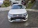 Thumbnail '2' of Mitsubishi Outlander Phev