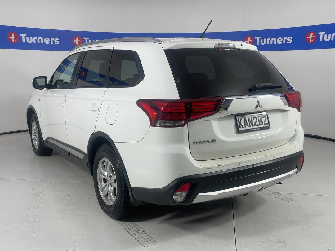 Photo '5' of Mitsubishi Outlander