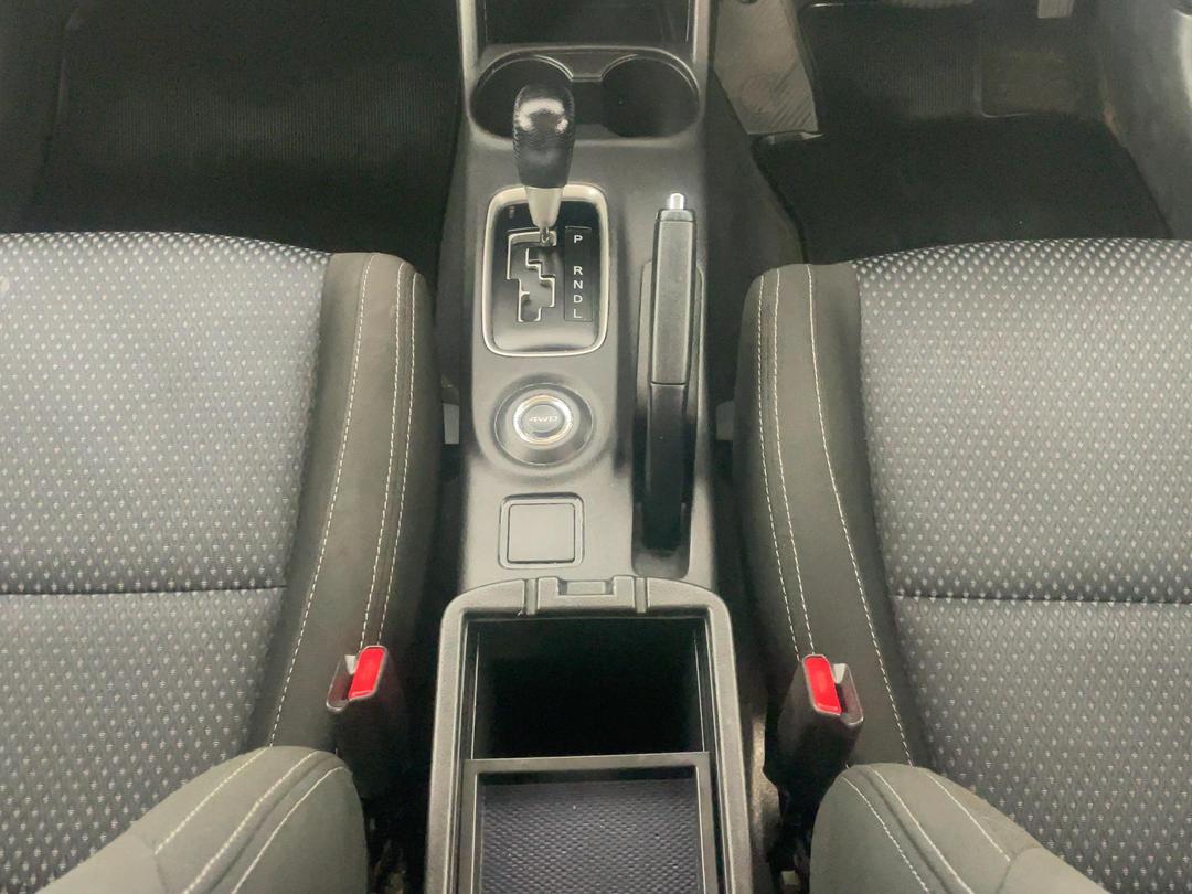 Photo '18' of Mitsubishi Outlander
