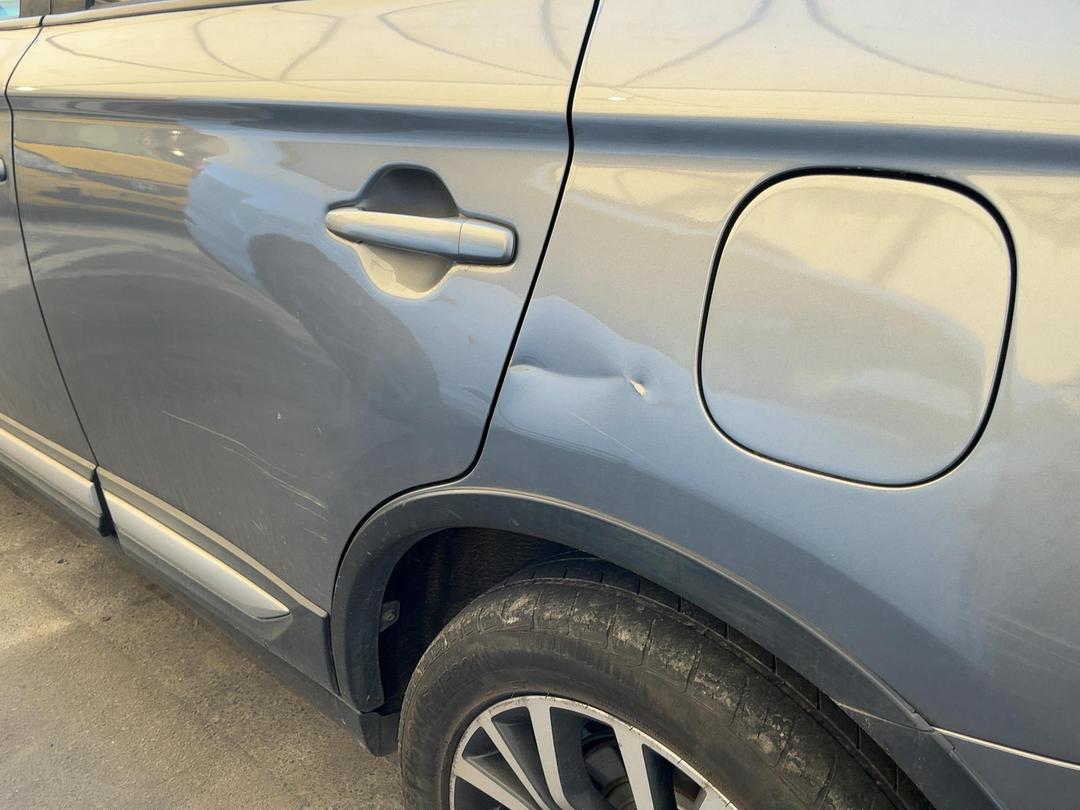 Photo '7' of Mitsubishi Outlander LS Photo '7' of Mitsubishi Outlander LS