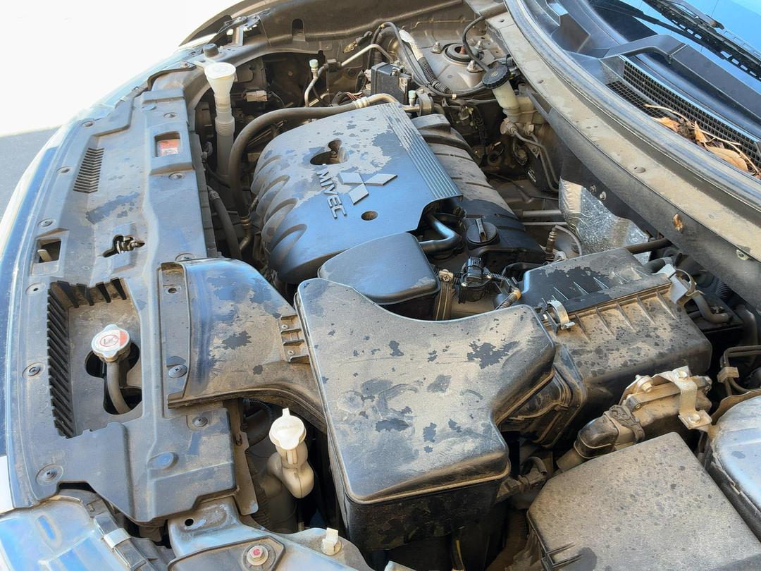 Photo '14' of Mitsubishi Outlander LS Photo '14' of Mitsubishi Outlander LS