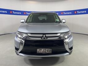 Photo '2' of Mitsubishi Outlander