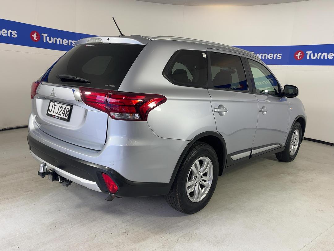 Photo '7' of Mitsubishi Outlander