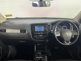 Photo '17' of Mitsubishi Outlander
