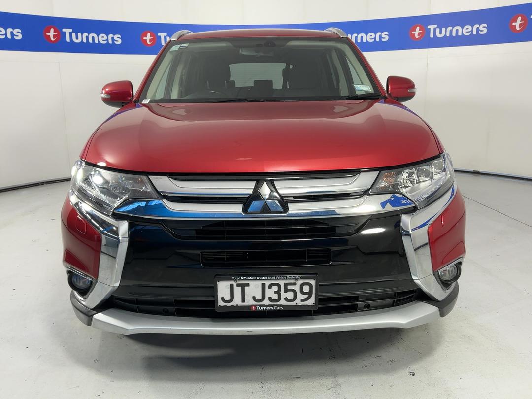 Photo '2' of Mitsubishi Outlander