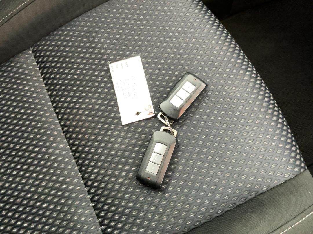 Photo '22' of Mitsubishi Outlander