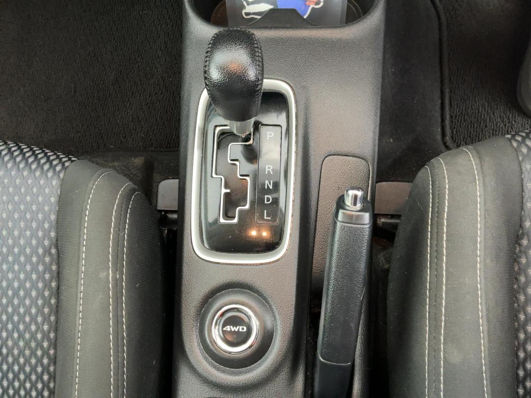 Photo '23' of Mitsubishi Outlander