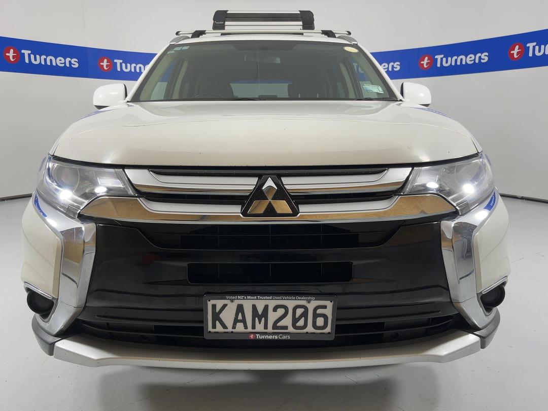 Photo '2' of Mitsubishi Outlander