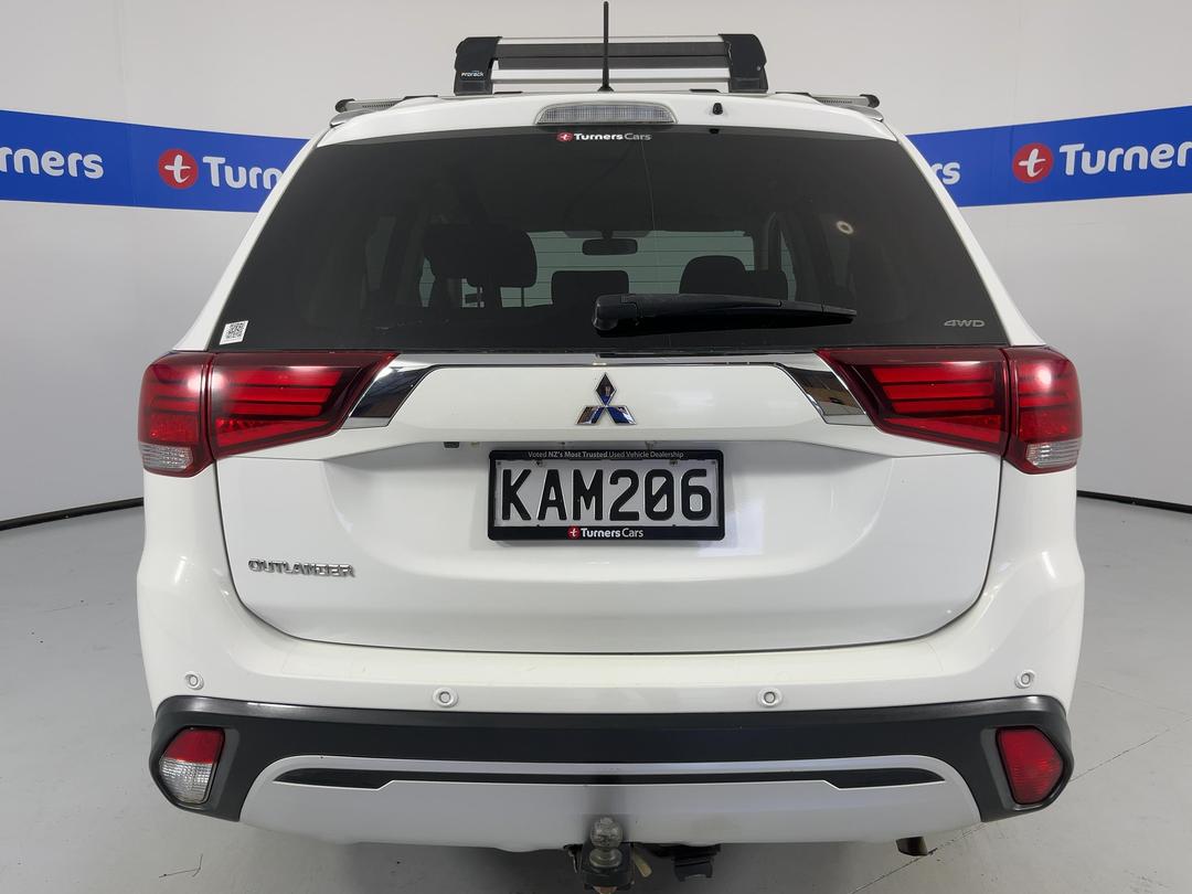 Photo '6' of Mitsubishi Outlander