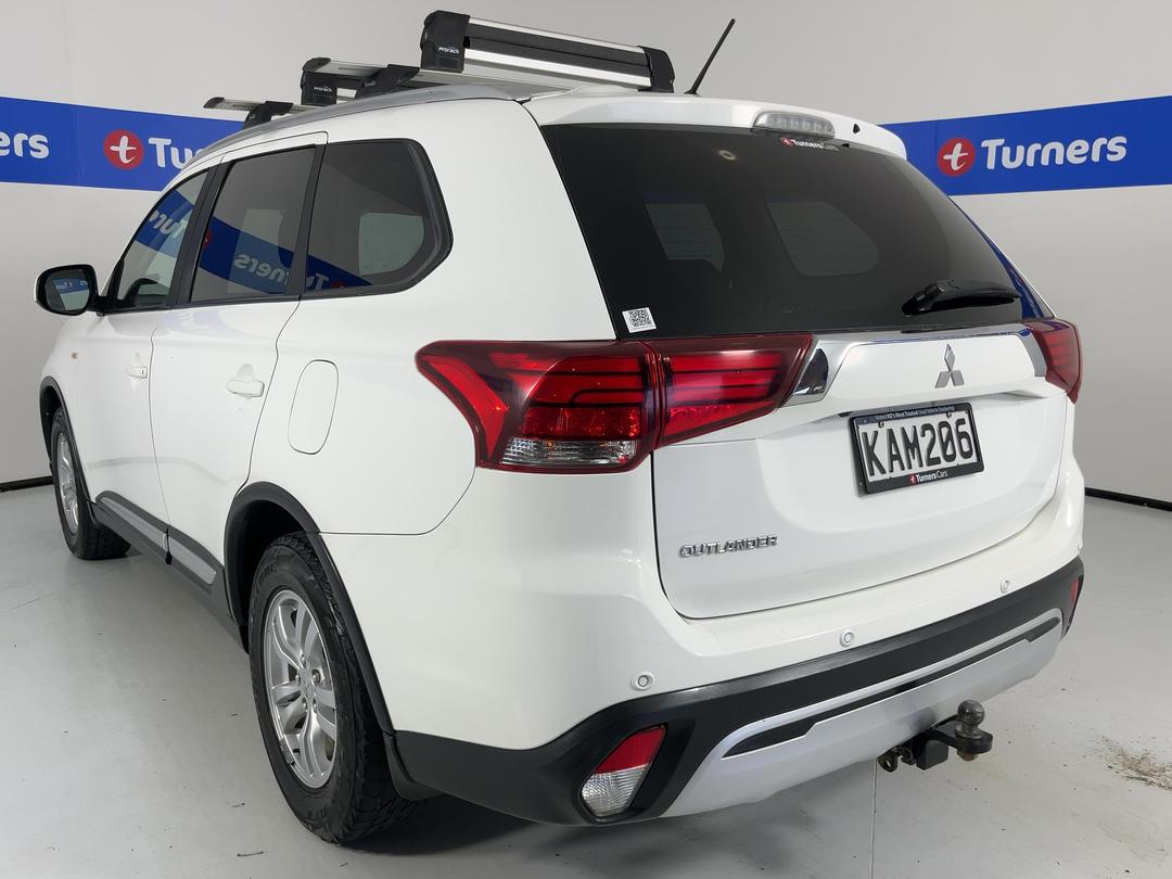 Photo '5' of Mitsubishi Outlander