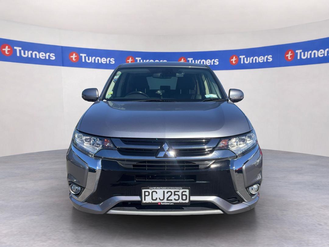 Photo '2' of Mitsubishi Outlander
