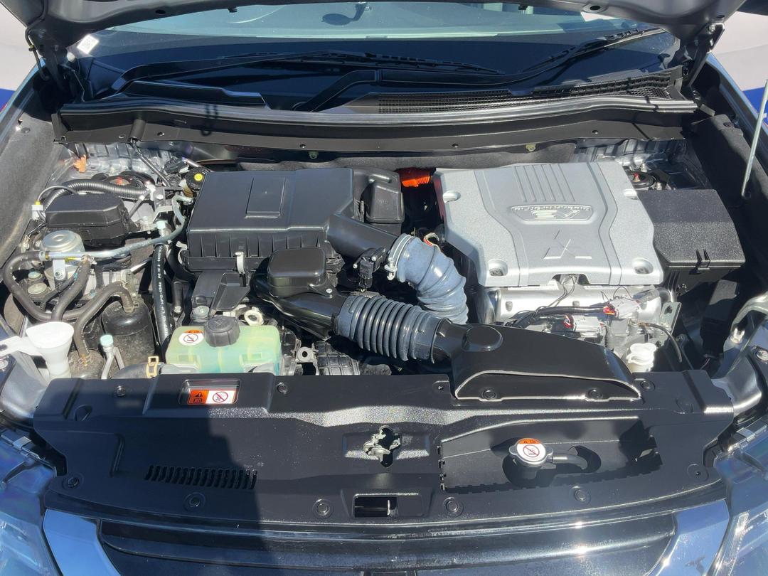 Photo '13' of Mitsubishi Outlander