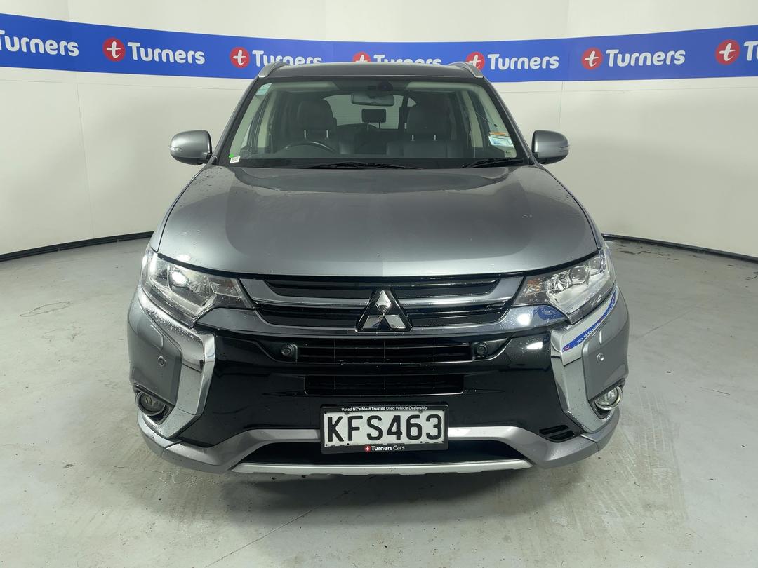 Photo '2' of Mitsubishi Outlander