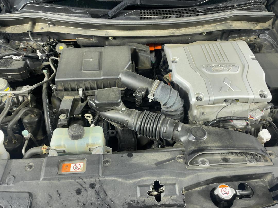 Photo '13' of Mitsubishi Outlander