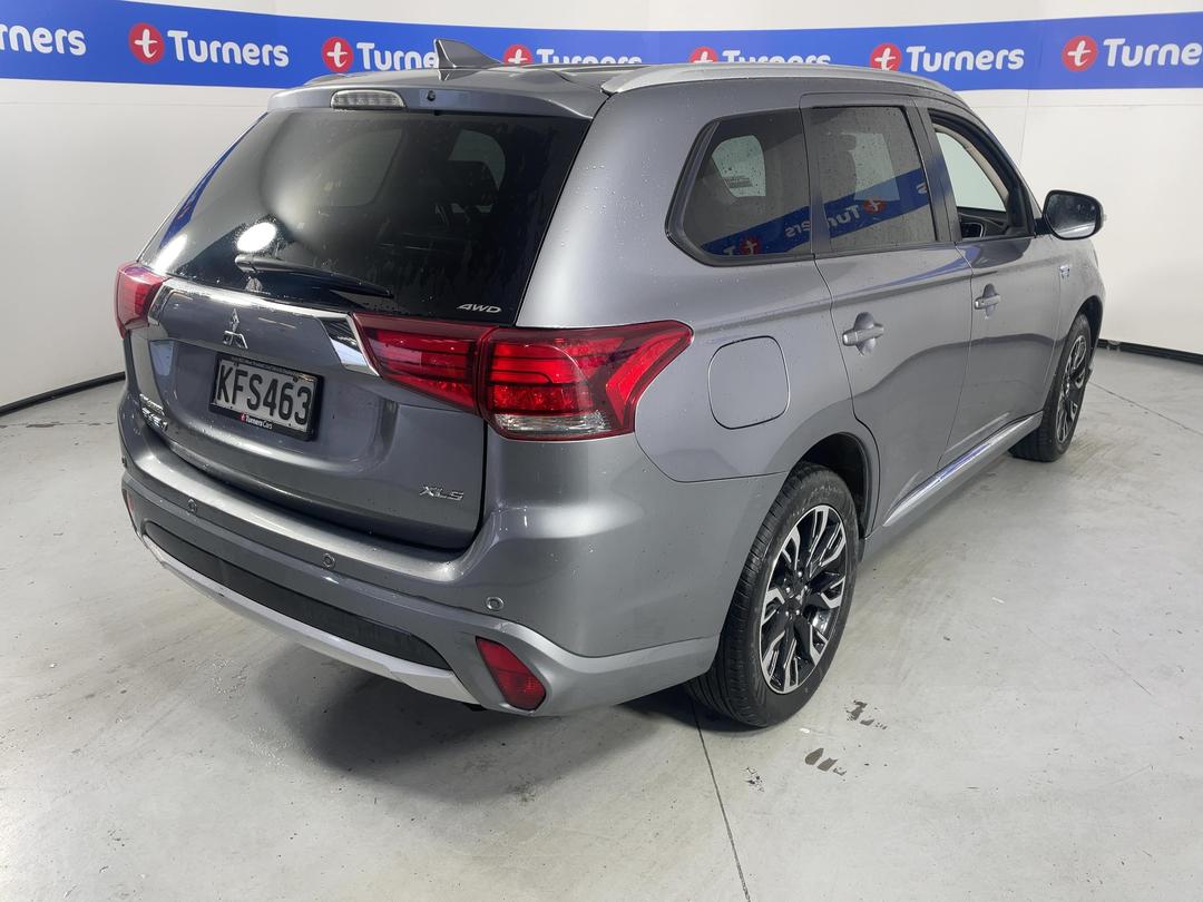 Photo '7' of Mitsubishi Outlander