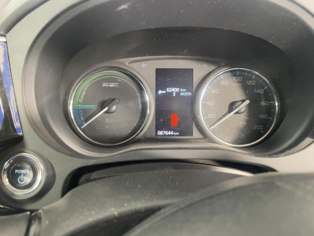 Photo '21' of Mitsubishi Outlander