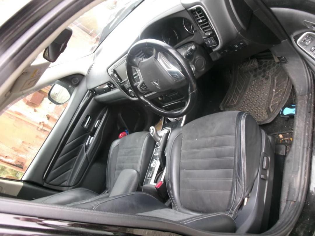 Photo '12' of Mitsubishi Outlander Phev Photo '12' of Mitsubishi Outlander Phev