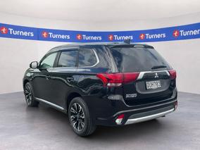 Photo '5' of Mitsubishi Outlander