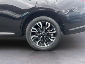 Photo '11' of Mitsubishi Outlander