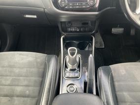 Photo '18' of Mitsubishi Outlander