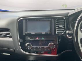 Photo '29' of Mitsubishi Outlander