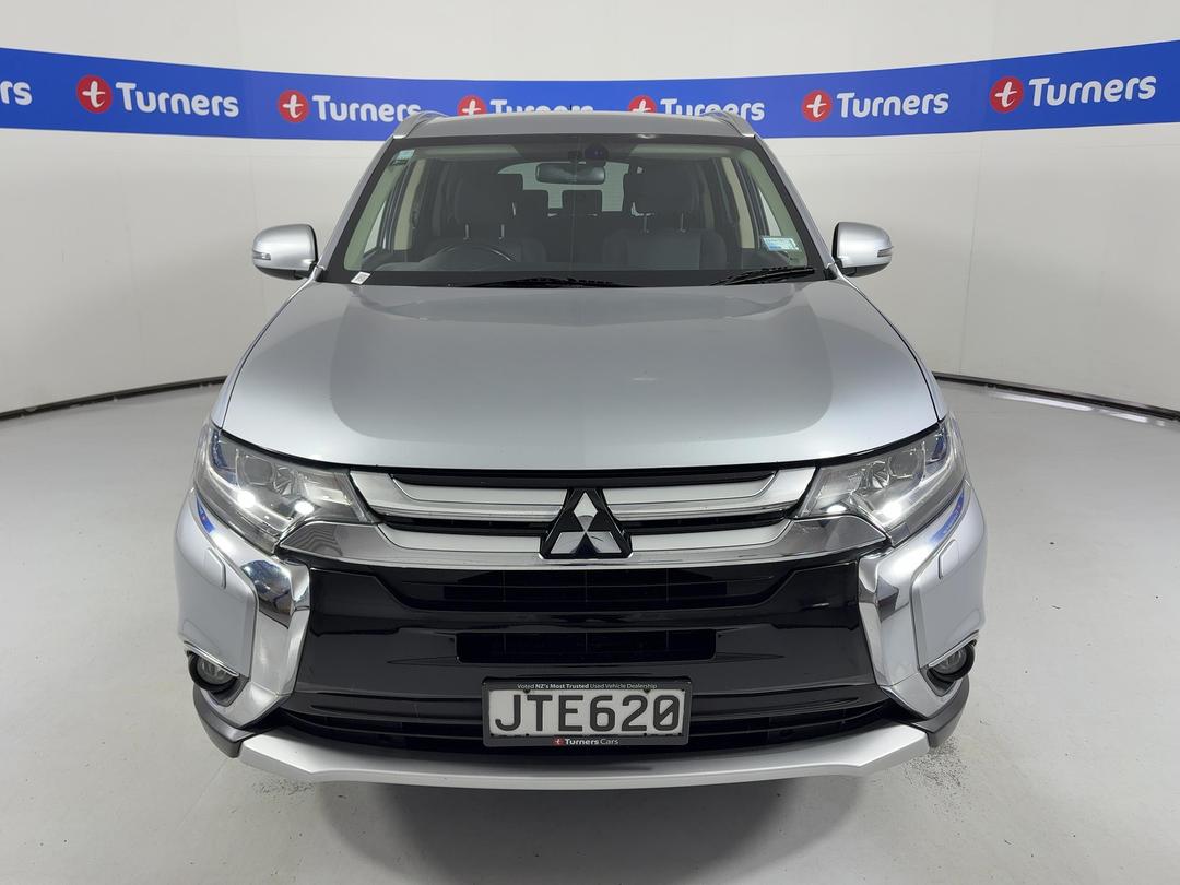 Photo '2' of Mitsubishi Outlander