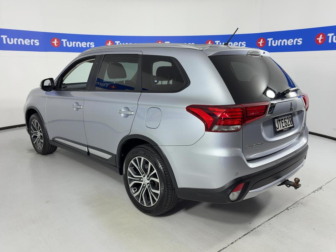 Photo '5' of Mitsubishi Outlander