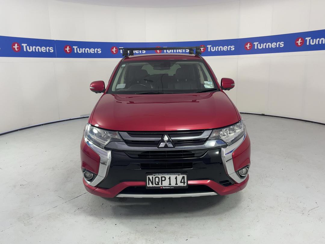 Photo '2' of Mitsubishi Outlander