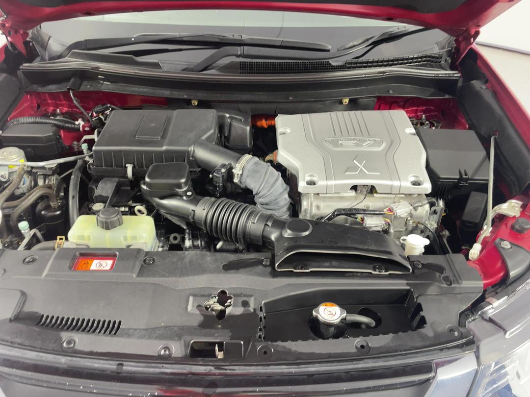 Photo '13' of Mitsubishi Outlander