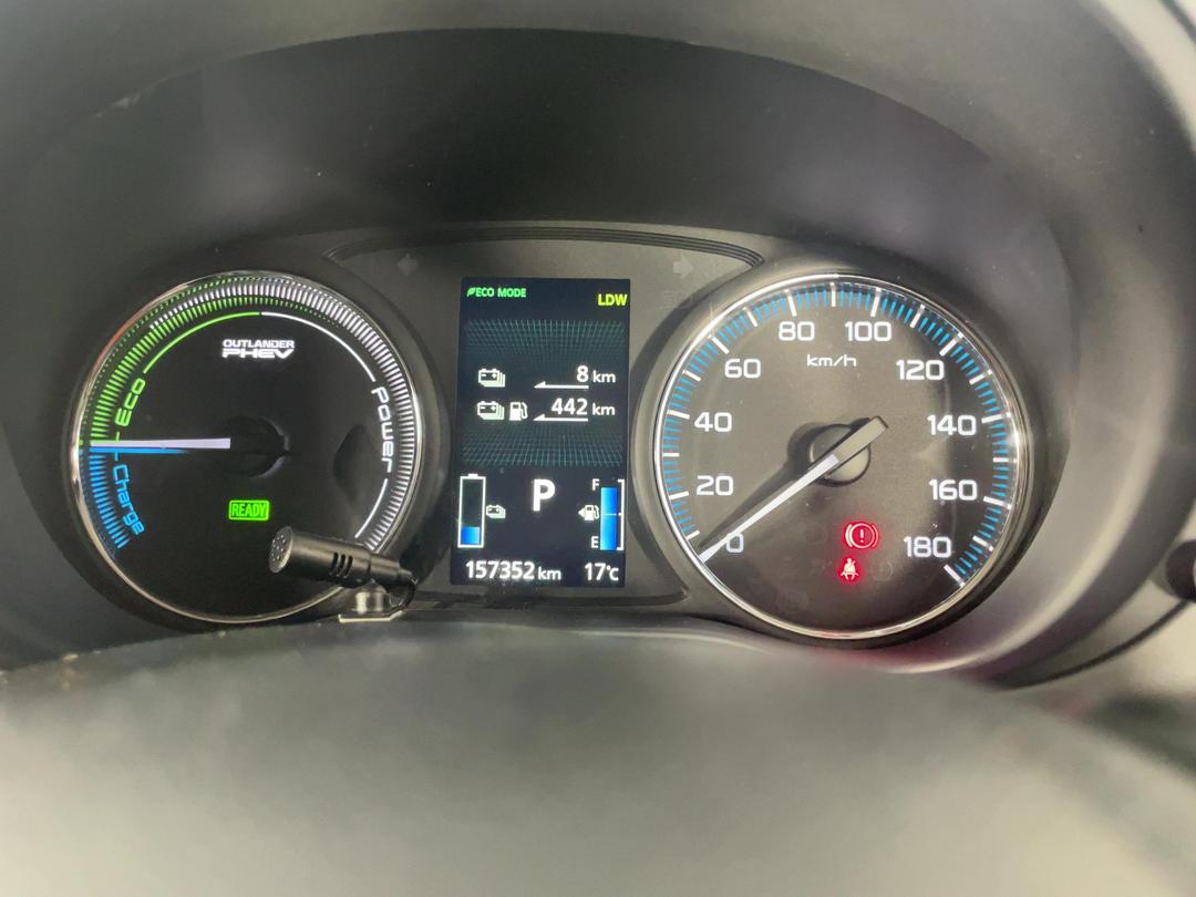 Photo '21' of Mitsubishi Outlander
