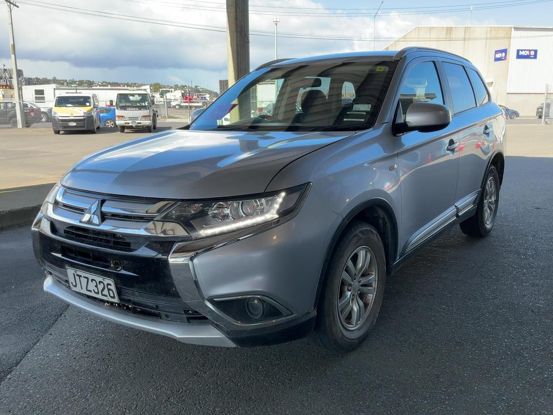 Photo '4' of Mitsubishi Outlander LS Photo '4' of Mitsubishi Outlander LS