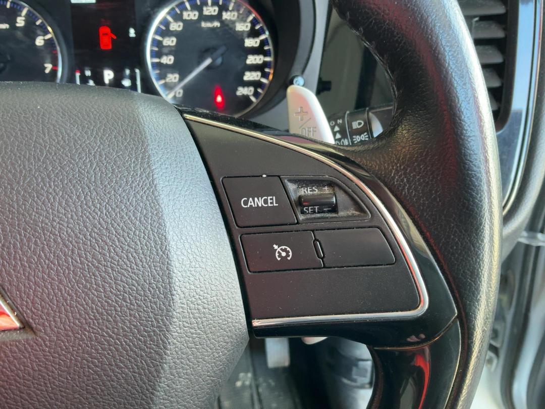 Photo '23' of Mitsubishi Outlander LS Photo '23' of Mitsubishi Outlander LS