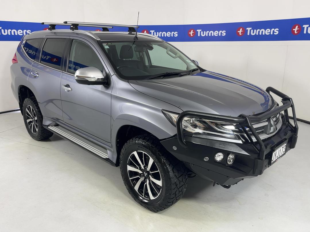 Photo '1' of Mitsubishi Pajero Sport