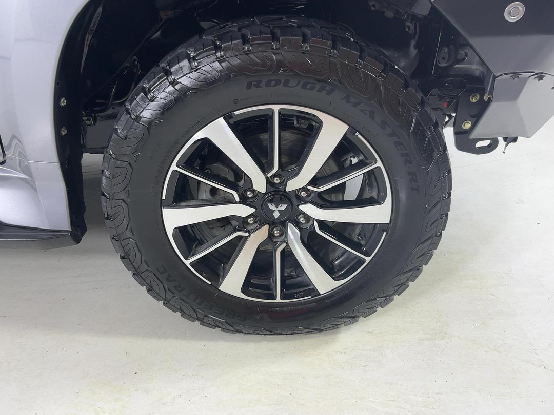 Photo '9' of Mitsubishi Pajero Sport