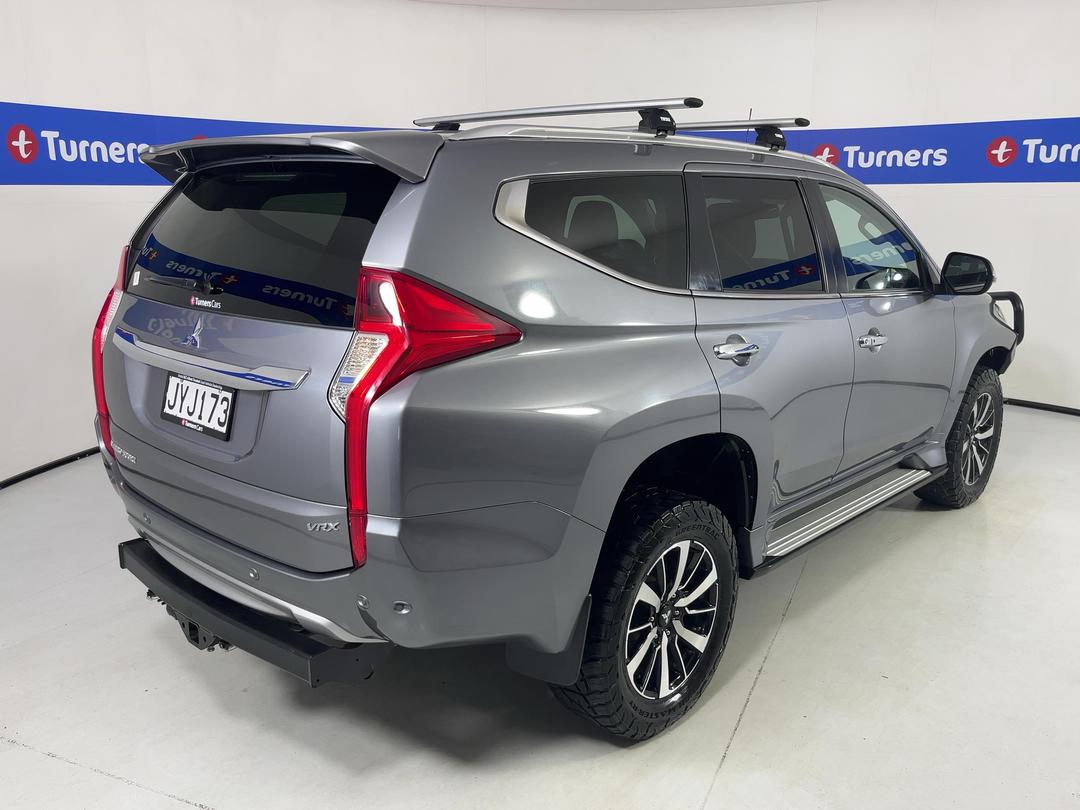 Photo '7' of Mitsubishi Pajero Sport