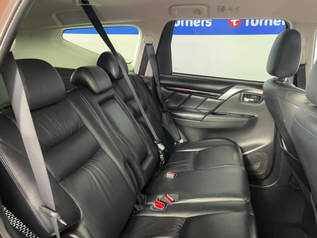 Photo '20' of Mitsubishi Pajero Sport
