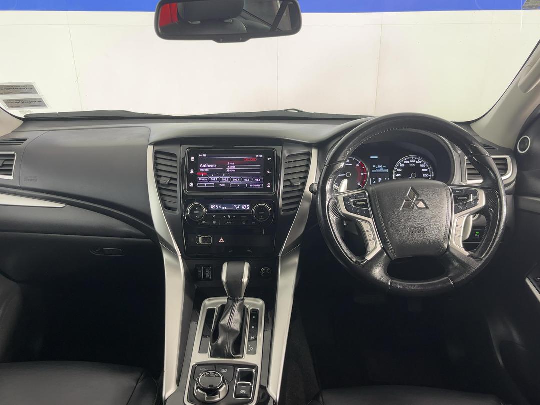 Photo '17' of Mitsubishi Pajero Sport