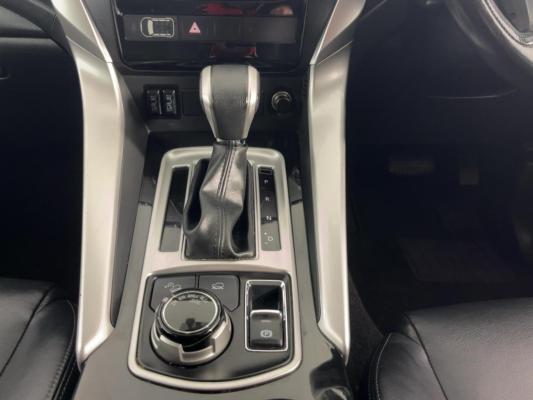 Photo '18' of Mitsubishi Pajero Sport