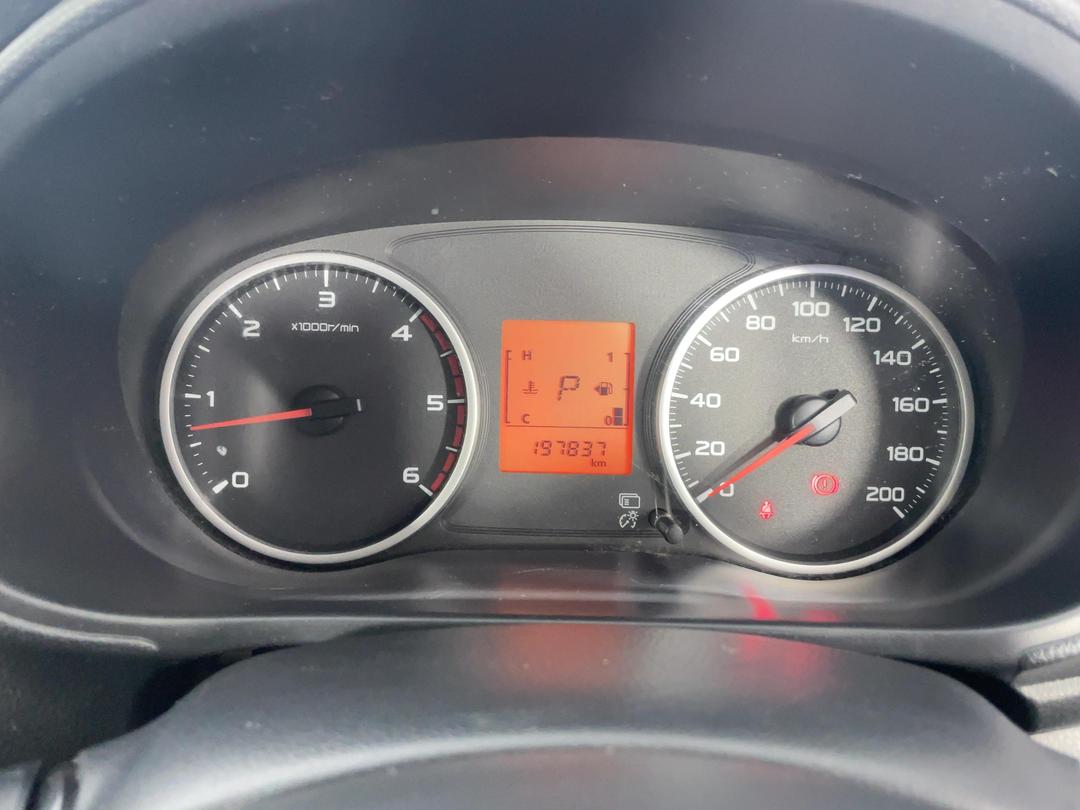 Photo '21' of Mitsubishi Triton