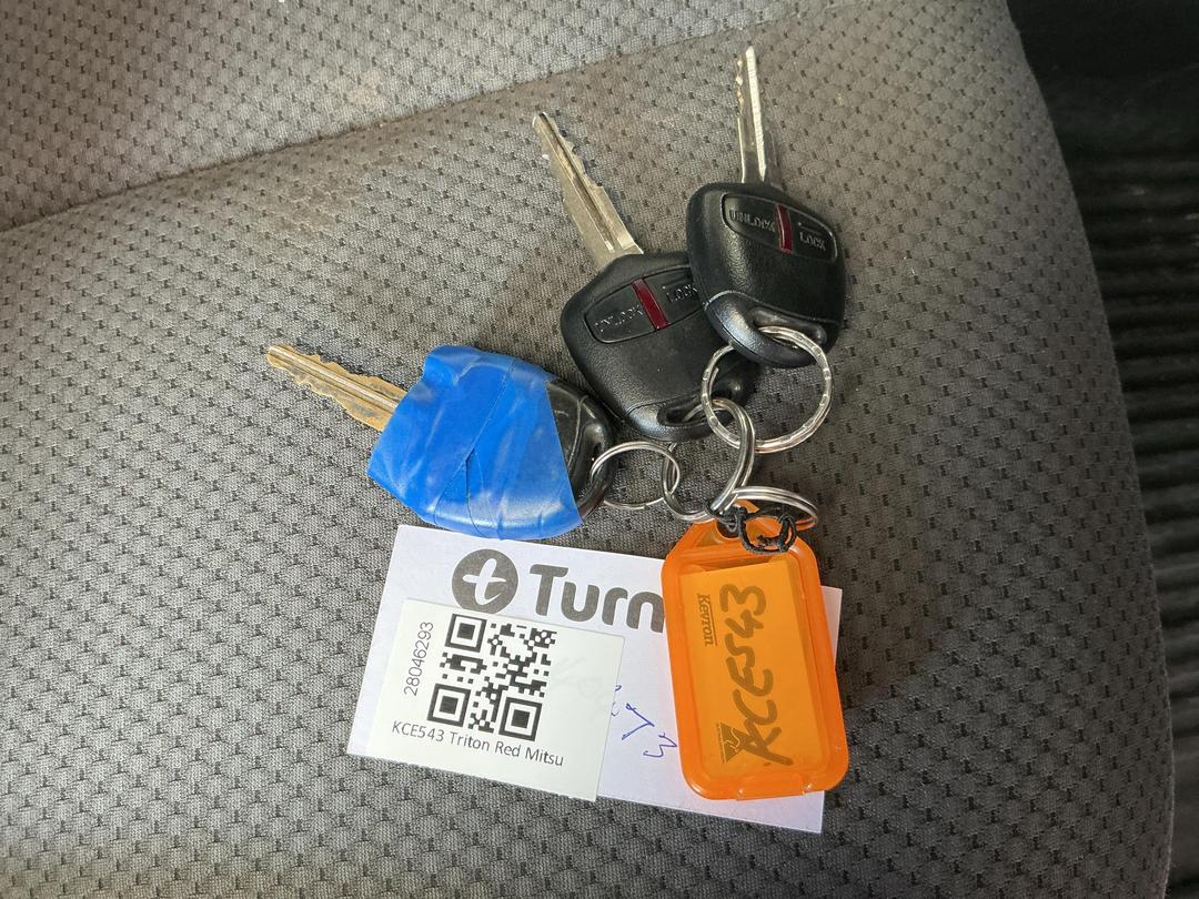 Photo '22' of Mitsubishi Triton