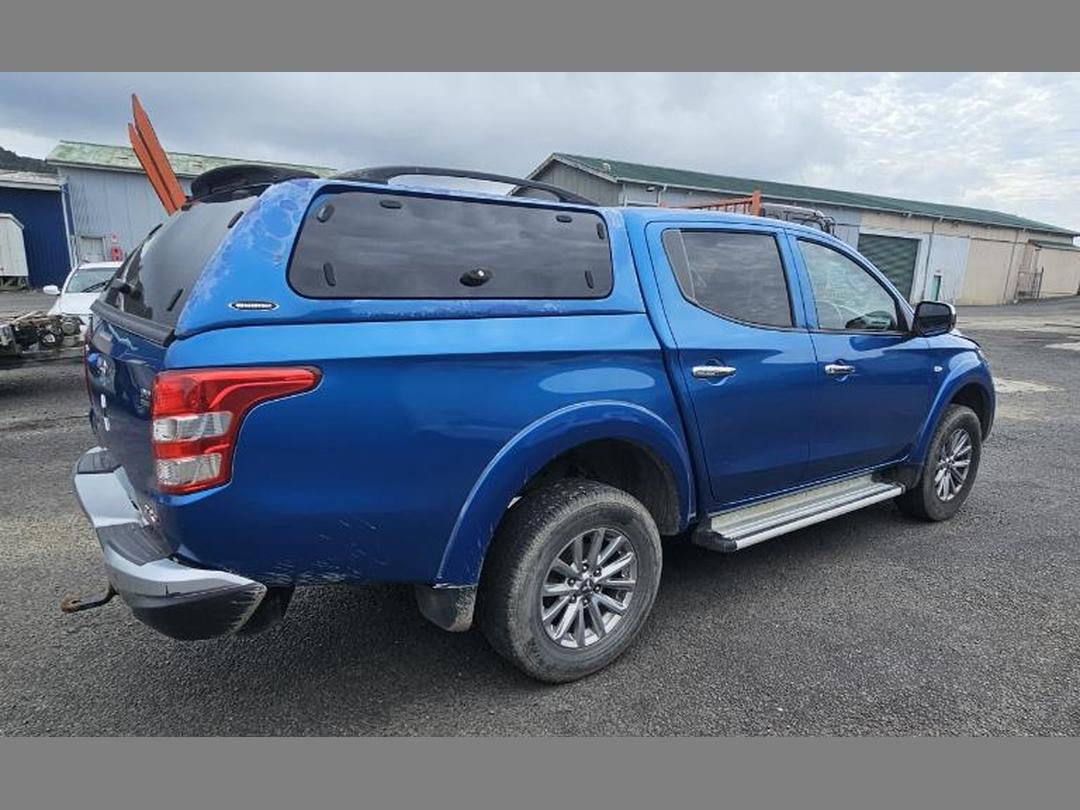 Photo '2' of Mitsubishi Triton D/CAB Glxr